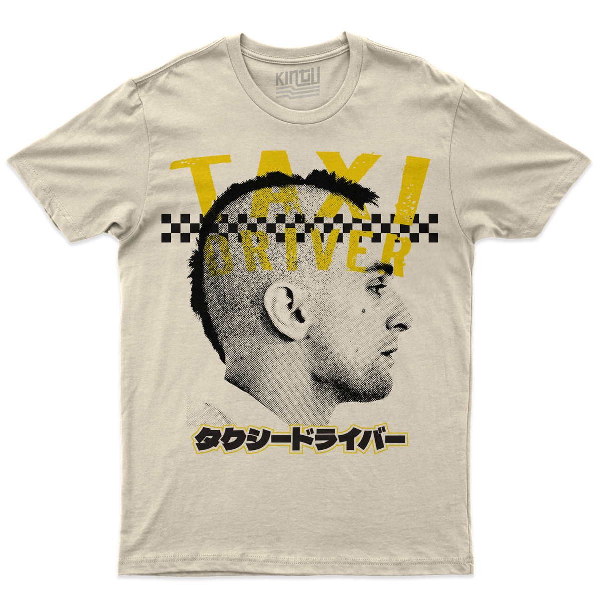 [kintu:1SCCyJyoDoLcj5BI1N5HhxGiu04WeCSCa:3ef58d3e598eb7044a160878948914f7] T-shirt TAXI DRIVER Travis con ritratto in bianco e nero, lettering giallo e motivo a scacchiera, colore SAN