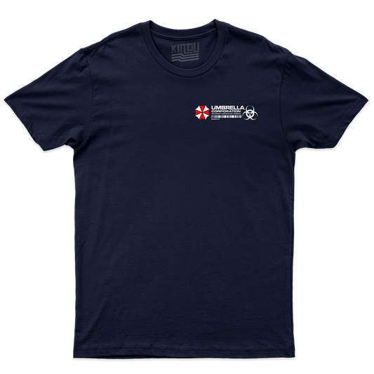 [kintu:1IEpH2ignp-xQt41gErfPOmneFIGDGIXp:3fc879c0e94f7052aea7dc89eb158de7] T-shirt blu navy con grafica Umbrella Corporation, emblema rosso e bianco e simbolo biohazard